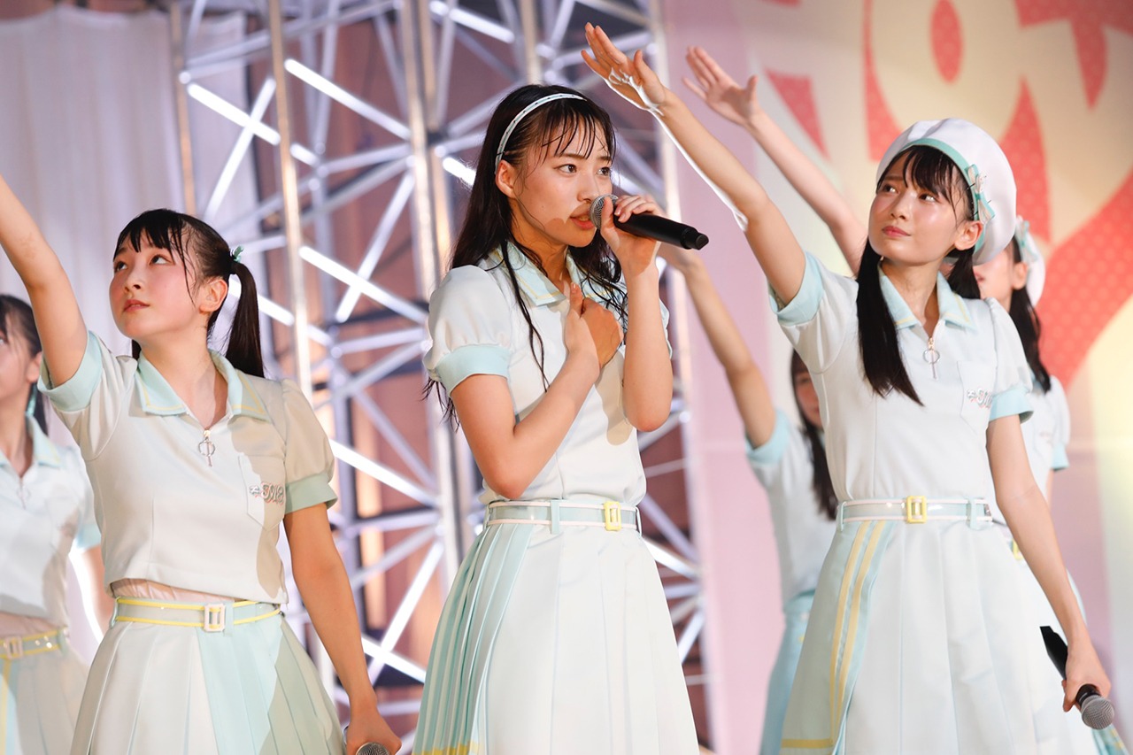 「=LOVE ≠ME スペシャルコンサート『24 girls』」の様子。（写真提供：SACRA MUSIC）