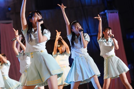「=LOVE ≠ME スペシャルコンサート『24 girls』」の様子。（写真提供：SACRA MUSIC）