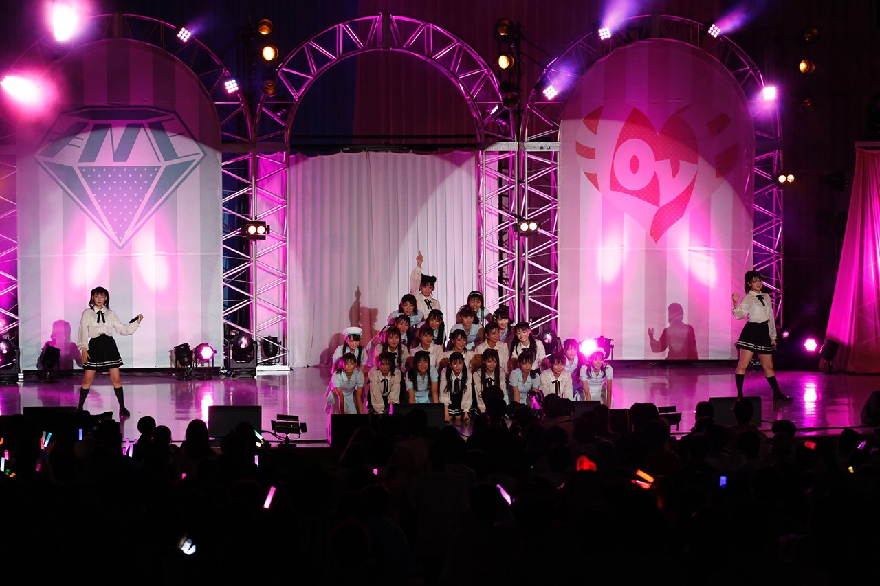 「=LOVE ≠ME スペシャルコンサート『24 girls』」の様子。（写真提供：SACRA MUSIC）