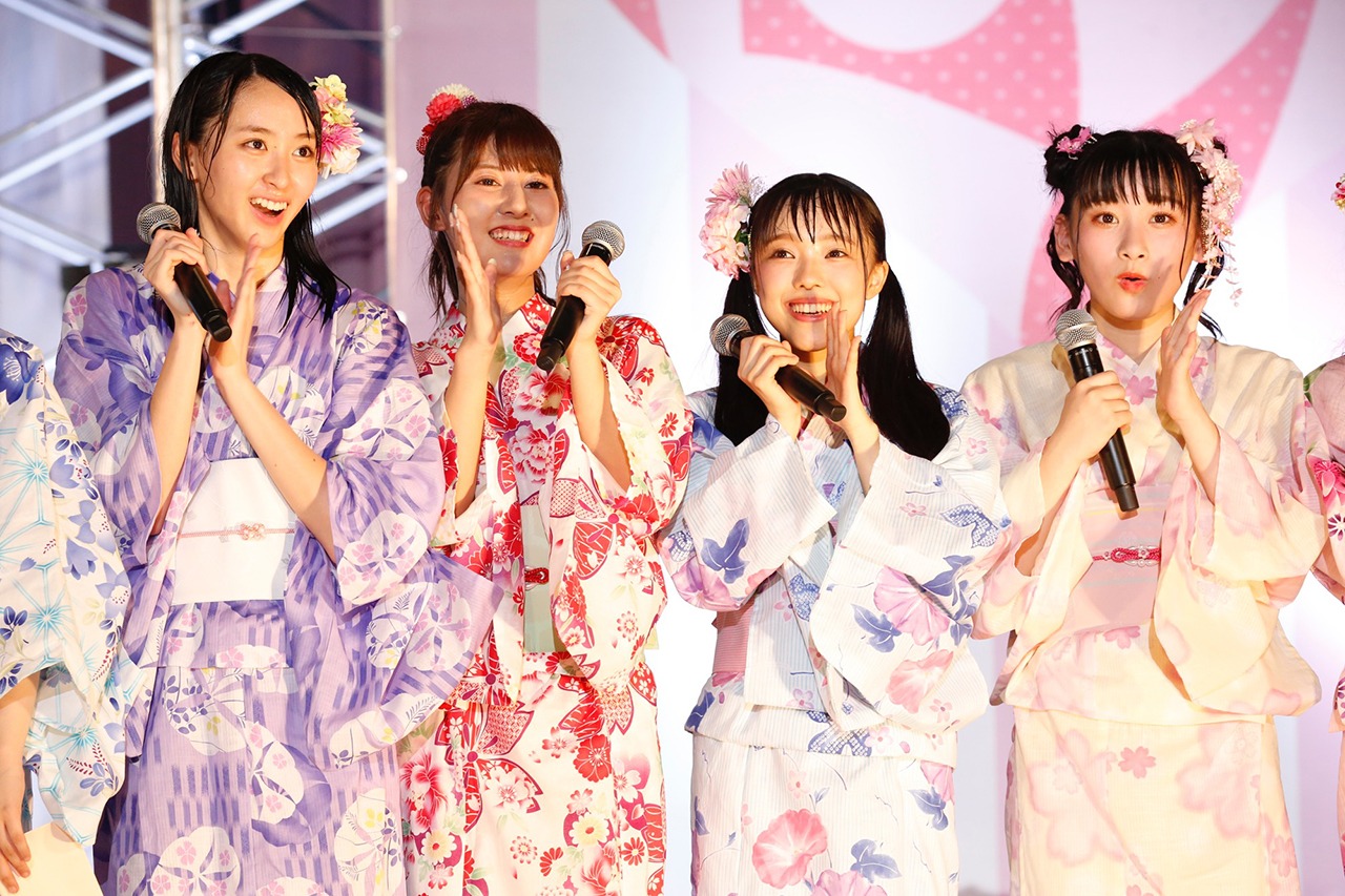 「=LOVE ≠ME スペシャルコンサート『24 girls』」の様子。（写真提供：SACRA MUSIC）