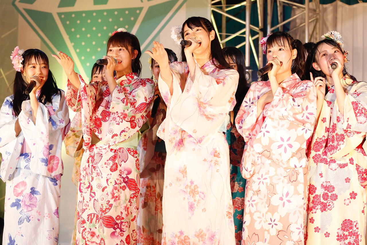 「=LOVE ≠ME スペシャルコンサート『24 girls』」の様子。（写真提供：SACRA MUSIC）