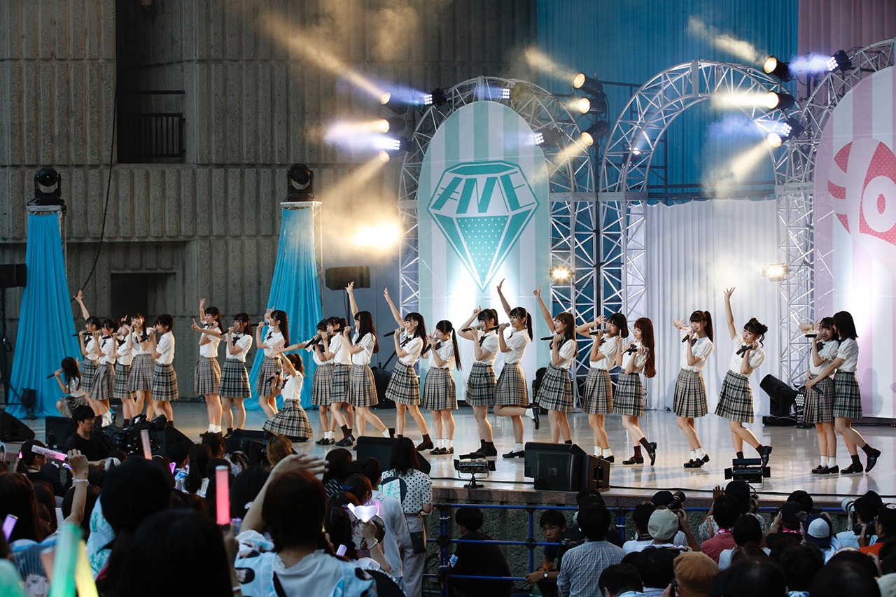 「=LOVE ≠ME スペシャルコンサート『24 girls』」の様子。（写真提供：SACRA MUSIC）