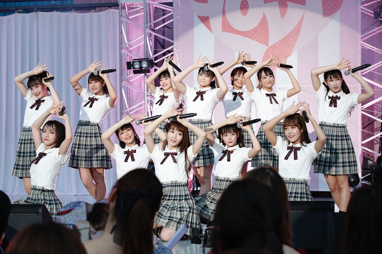 「=LOVE ≠ME スペシャルコンサート『24 girls』」の様子。（写真提供：SACRA MUSIC）