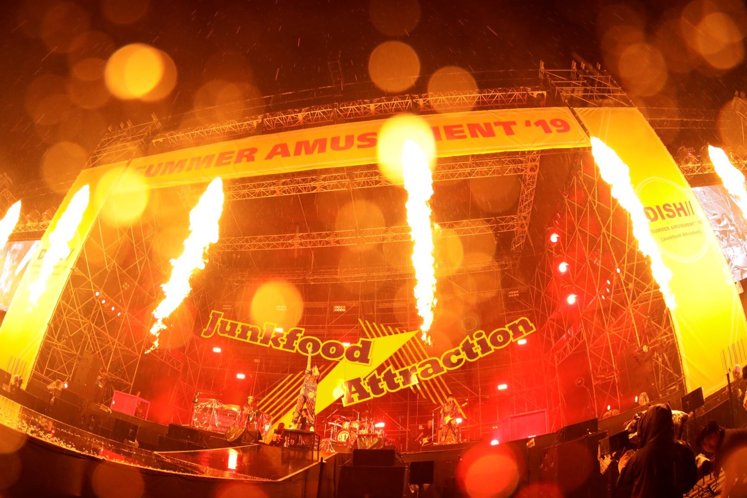「DISH// SUMMER AMUSEMENT' 19 [Junkfood Attraction]」の様子。