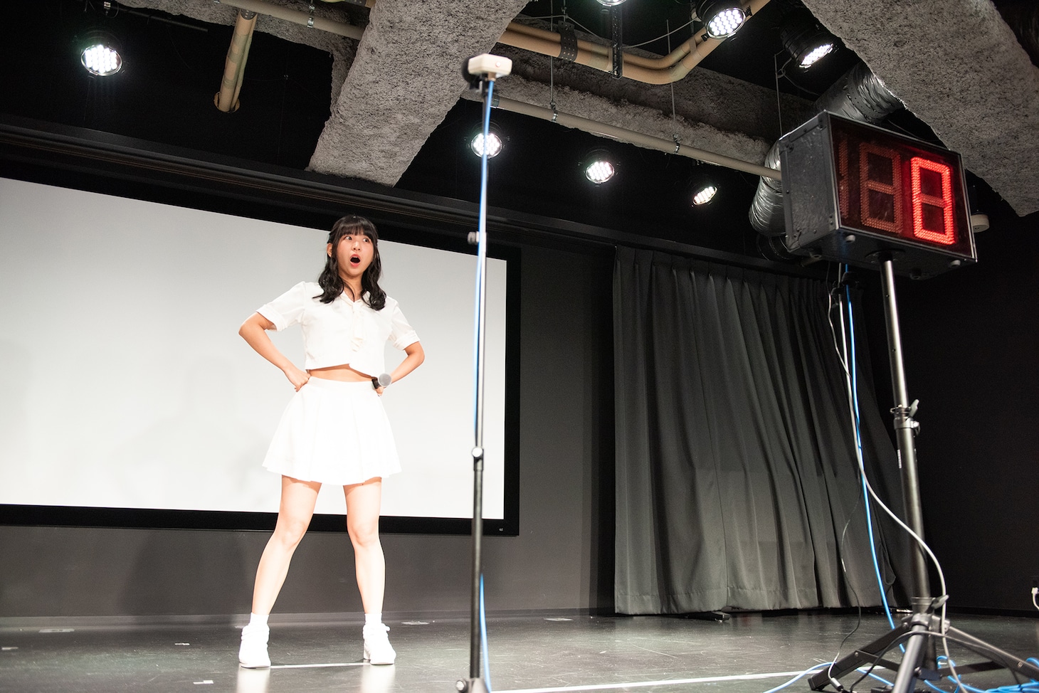 「ピンキーがパニックになった」の合図で「USJー！」と叫ぶ古川未鈴。
