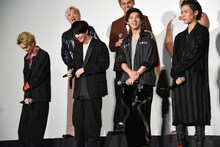 前列左から吉野北人（THE RAMPAGE from EXILE TRIBE）、前田公輝、山田裕貴、川村壱馬（THE RAMPAGE from EXILE TRIBE）。
