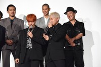 “お兄ちゃん”に話を振る小森隼（右）。