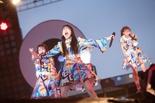 叫ぶ柏木ひなた。