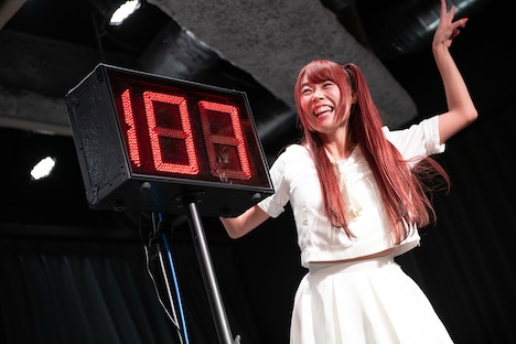 圧倒的な実力差で大声対決を制した成瀬瑛美。