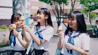AKB48「サステナブル」ミュージックビデオより2013年ドラマパート。