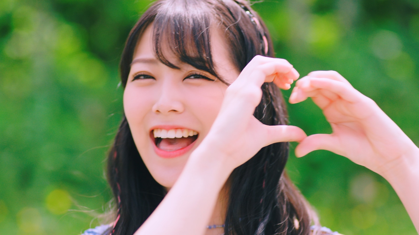 AKB48「サステナブル」ミュージックビデオより白間美瑠。