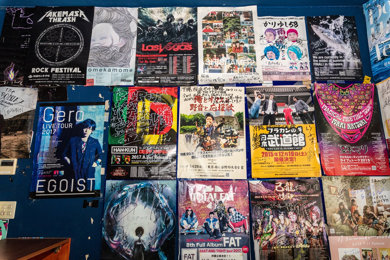 桜坂セントラルの店内。