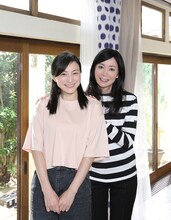 竹内まりや（右）と広末涼子（左）。