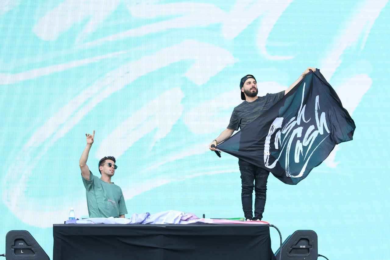 Cash Cash