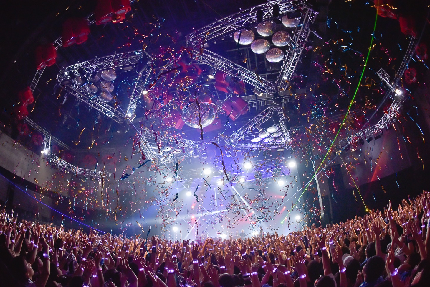 「BUMP OF CHICKEN TOUR 2019 aurora ark」8月20日公演の様子。（撮影：古溪一道）