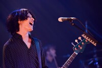 磯部寛之（B, Cho）（撮影：河本悠貴）