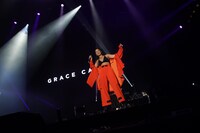 グレース・カーター