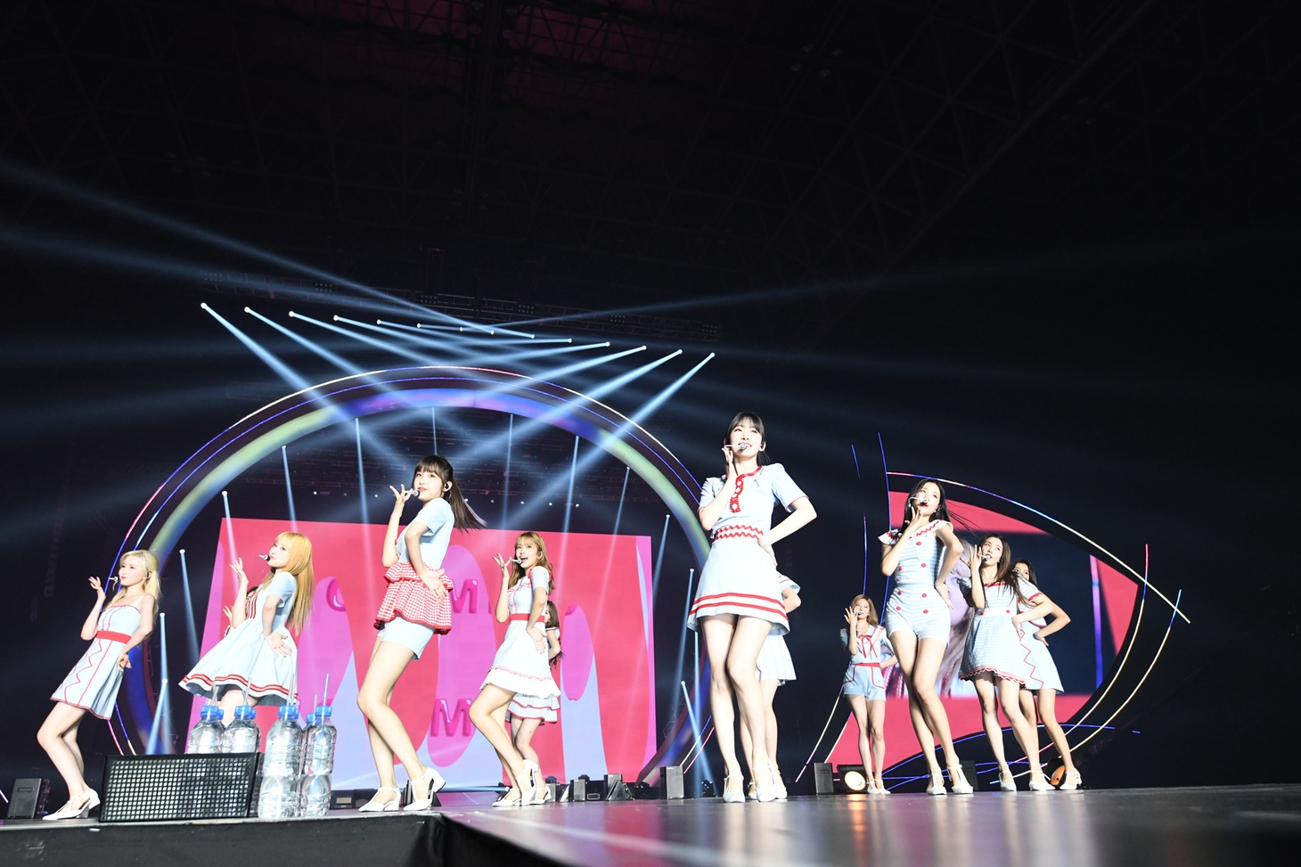 IZ*ONE (c)OFF THE RECORD