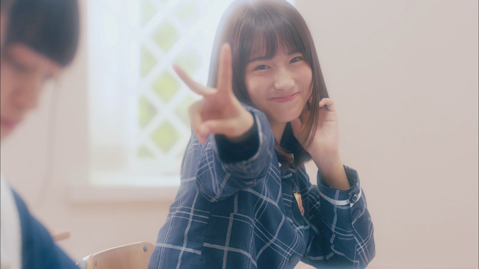 乃木坂46「図書室の君へ」ミュージックビデオのワンシーン。