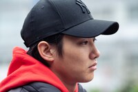 映画「WALKING MAN」より野村周平。(c)2019 映画「WALKING MAN」製作委員会