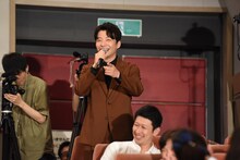 飯尾和樹のめちゃくちゃな回答に笑う星野源。