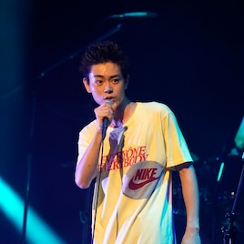 菅田将暉、初Zeppツアーが福岡で開幕「いっぱい練習してきました」