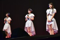 転校少女*の転入生。左から小西杏優、小倉月奏、上原わかな。