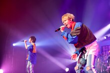 スカイピース「 Enjoy Summer Fest Buddy～まつり～」神奈川・神奈川県民ホール 大ホールの様子。