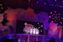 左からななもり。、さとみ、ジェル。（写真提供：すとぷり）