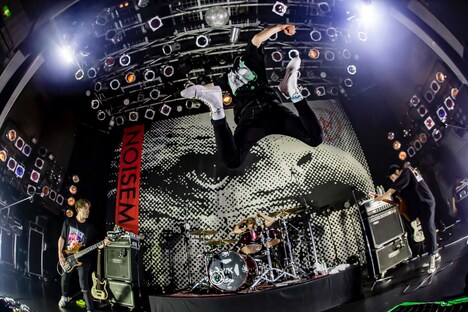 NOISEMAKER（Photo by TAKASHI KONUMA）