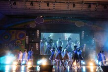 たこやきレインボーと同志社香里高校ダンス部OGによるコラボレーションの様子。