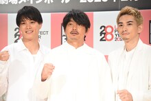左から鈴木伸之、青柳翔、町田啓太。