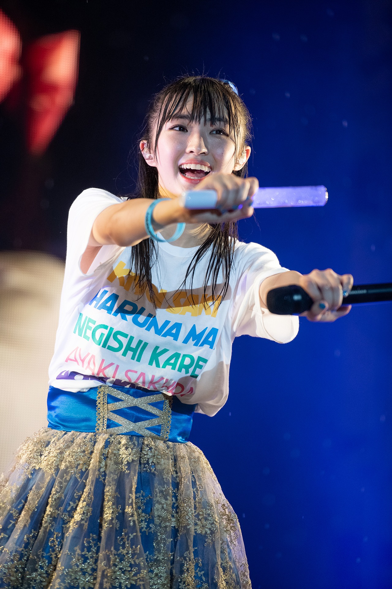 春名真依