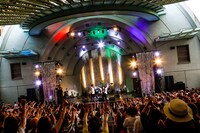 吉田山田「吉田山田47都道府県ツアー～二人またまた旅2019～」最終公演の様子。