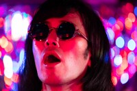 松永天馬「ポルノグラファー」ミュージックビデオより。