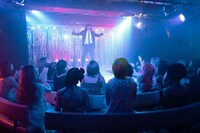 松永天馬「ポルノグラファー」ミュージックビデオより。