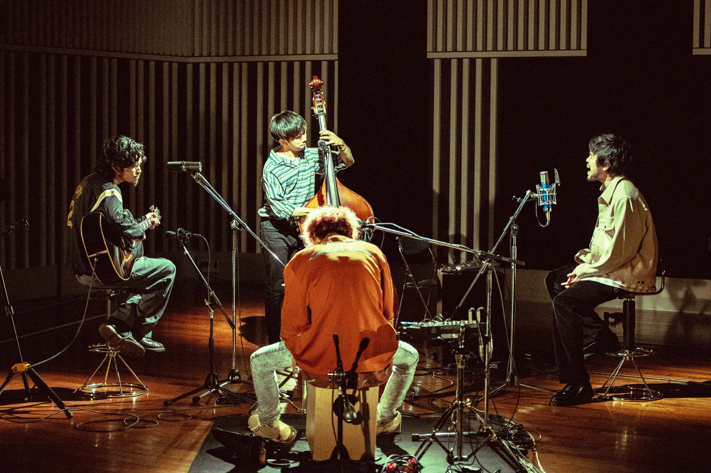 「King Gnu井口理のオールナイトニッポン0（ZERO）」スタジオライブの様子。（撮影：小杉歩）
