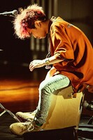 勢喜遊（Dr, Sampler）（撮影：小杉歩）