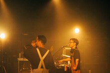 左から5lack、PUNPEE。（Photo by Shuhei Kojima）