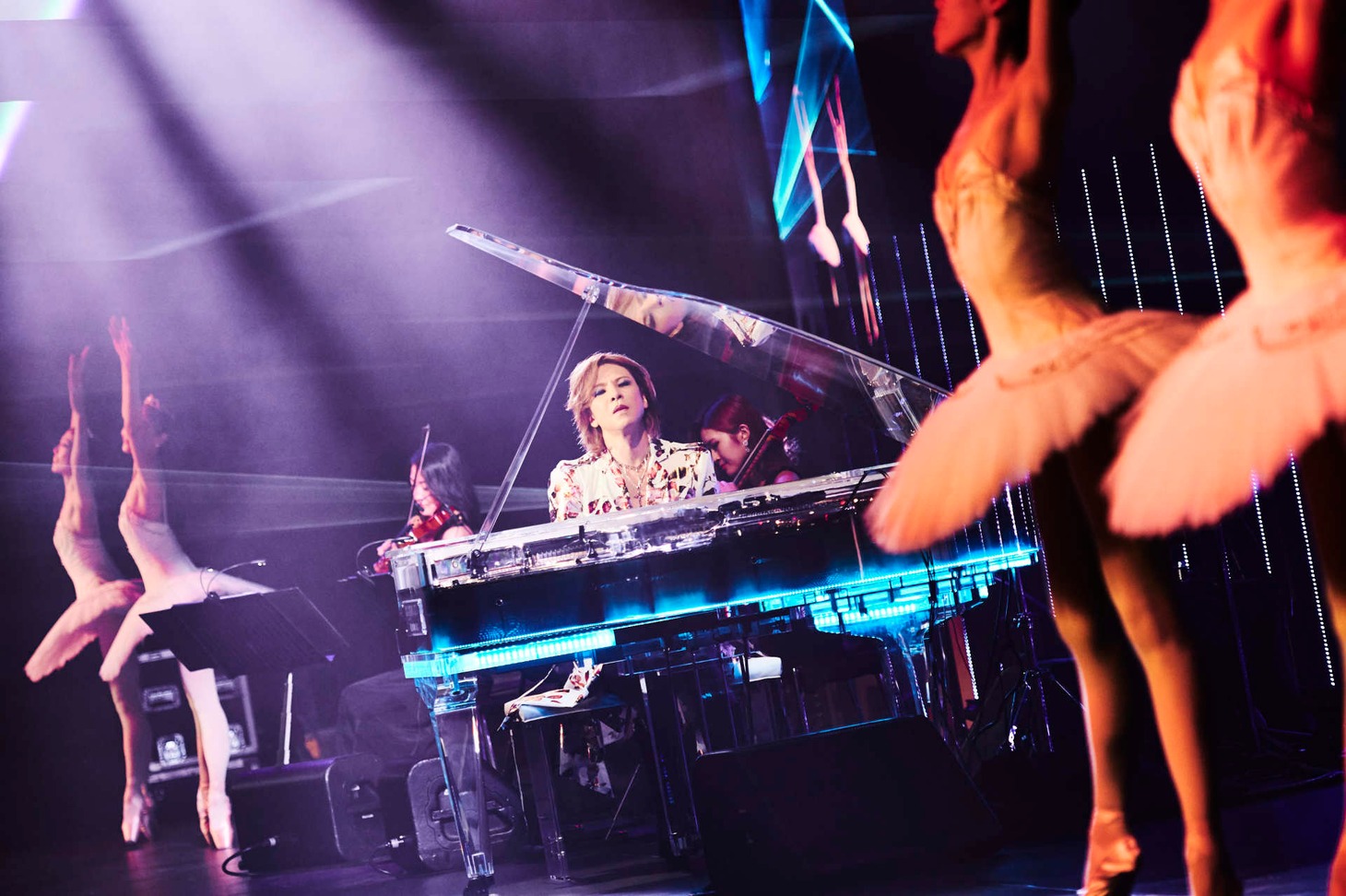 YOSHIKI（X JAPAN）のディナーショーの様子。