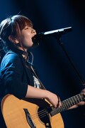 ソロパフォーマンスを披露する涌嶋茜。