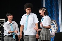 漫才部・ゆーげんさんによる前説漫才の様子。