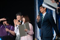 左から安藤なつ（メイプル超合金）、浅井優平、中井りか（NGT48）、柴田英嗣（アンタッチャブル）。