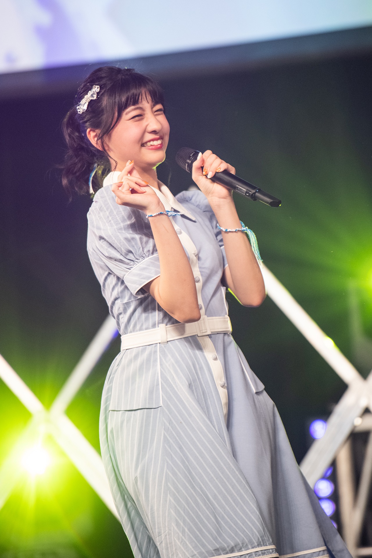 兼行凜