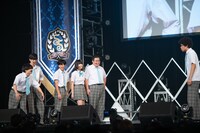 コントを繰り広げる青春高校3年C組の生徒たち。