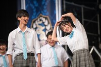 トム・ブラウンのネタをかわいくアレンジする兎遊（右）。