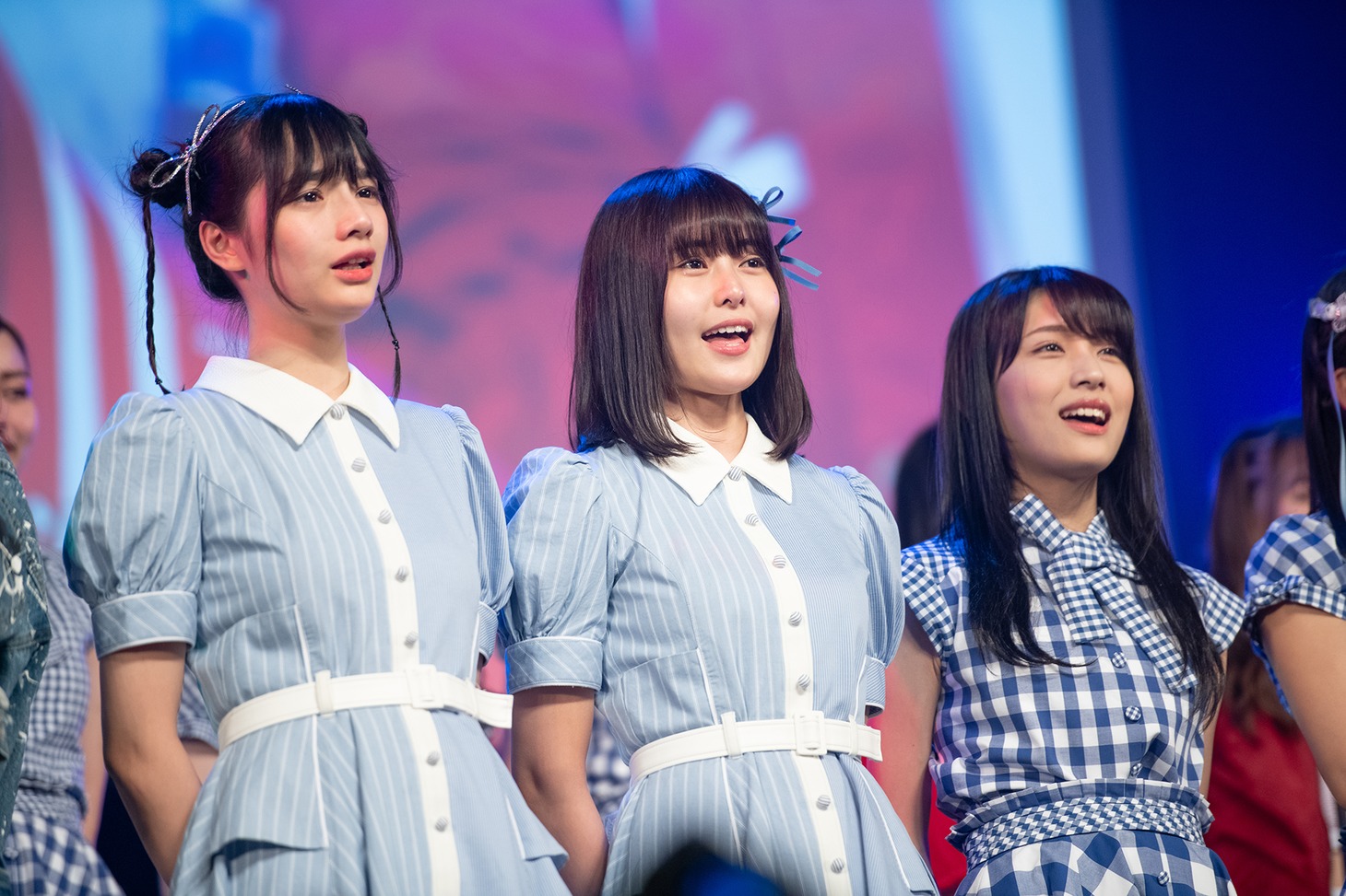 左から兎遊、頓知気さきな、持田優奈。