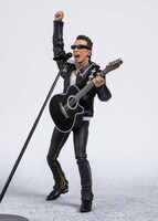 歌う長渕剛のフィギュア。