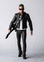 佇む長渕剛のフィギュア。