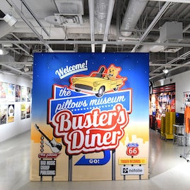 the pillowsの30周年を記念した展覧会が本日スタート、あのフライングVや巨大バスター君も